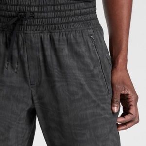 ATHLETA Camden Printed Jogger - Camo. Size 10. Great Condition